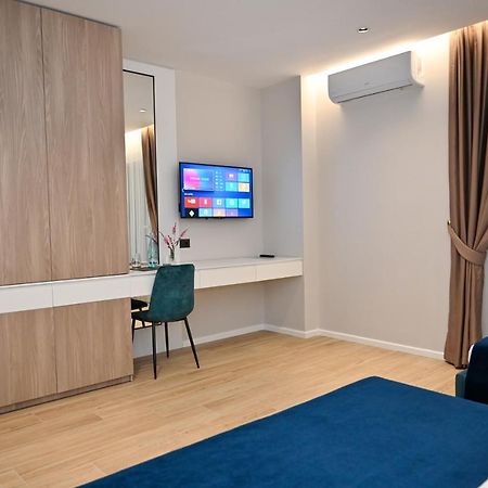 Hotel Vino Durres Bagian luar foto