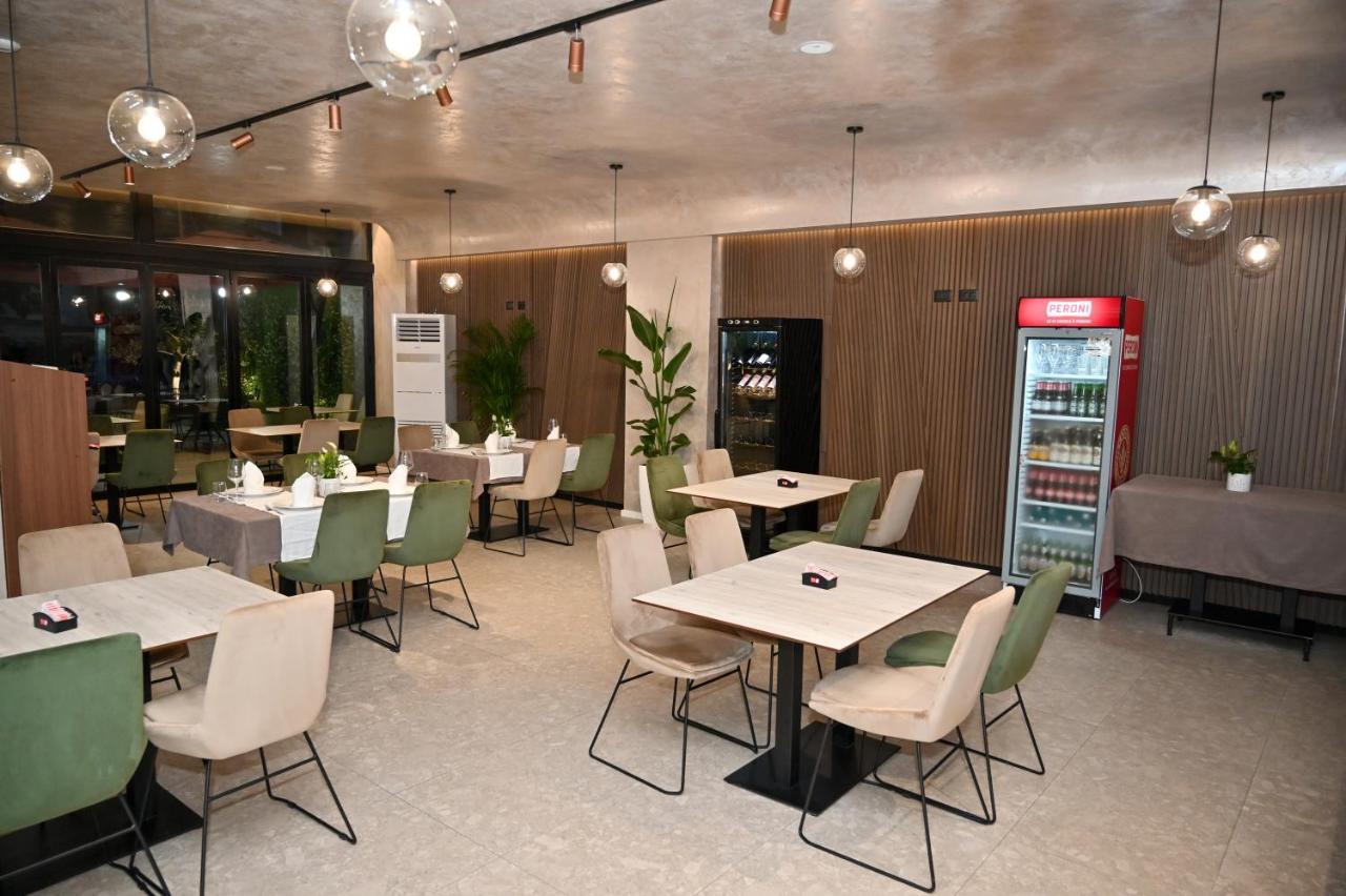 Hotel Vino Durres Bagian luar foto