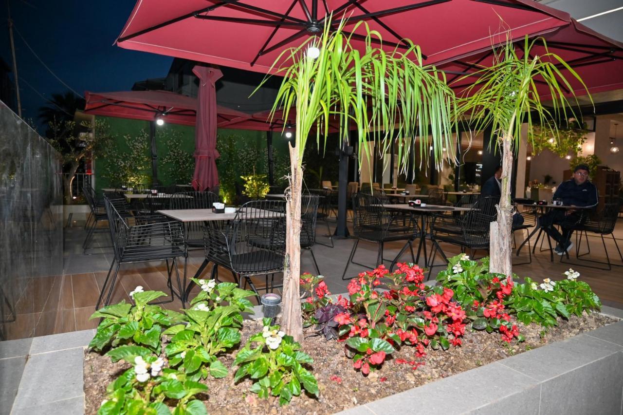 Hotel Vino Durres Bagian luar foto