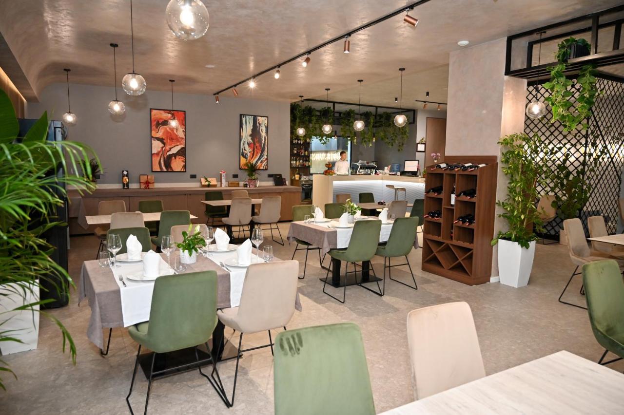 Hotel Vino Durres Bagian luar foto