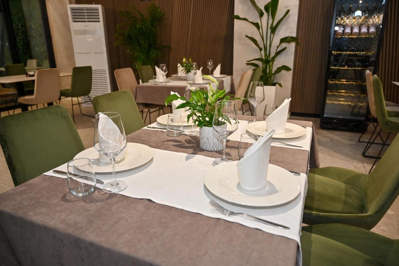 Hotel Vino Durres Bagian luar foto